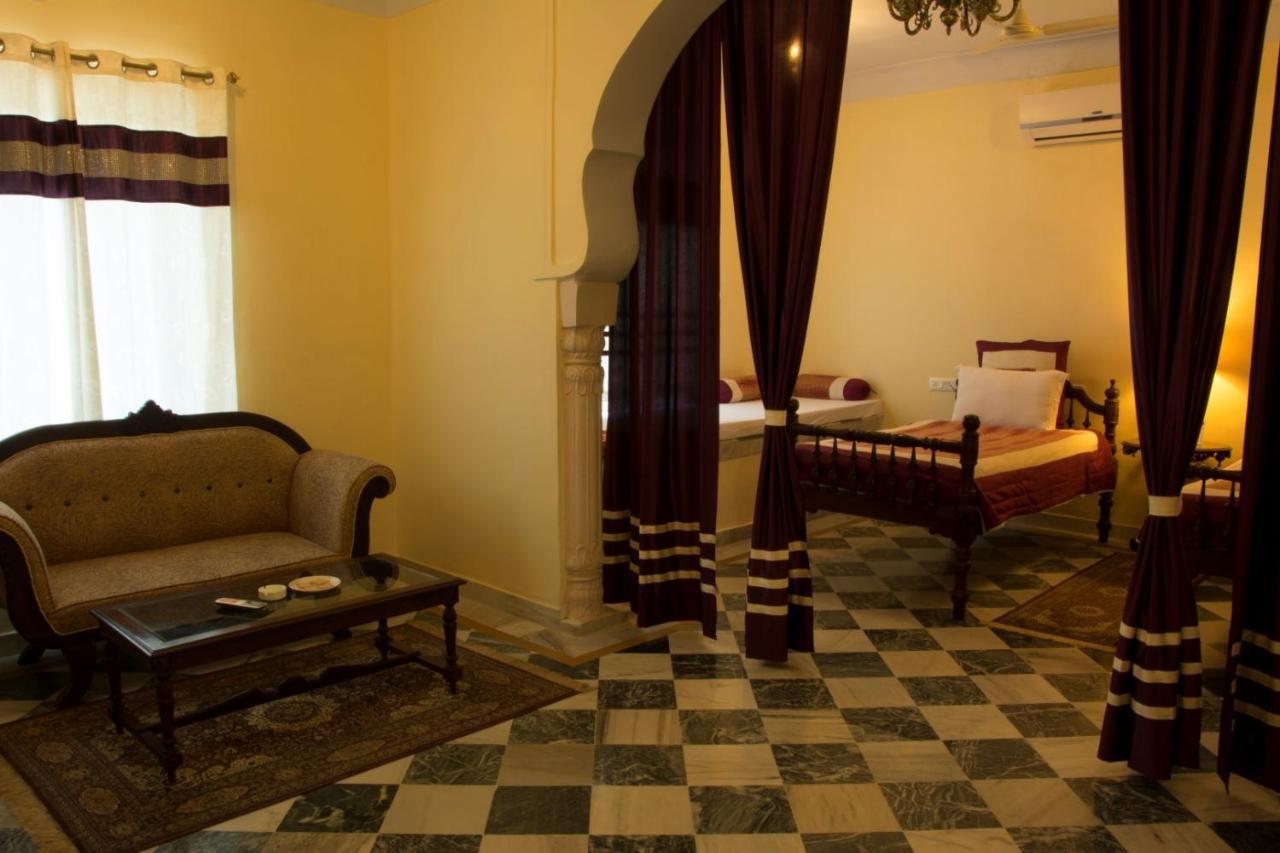 V Resorts Rajmahal Orchha Eksteriør billede